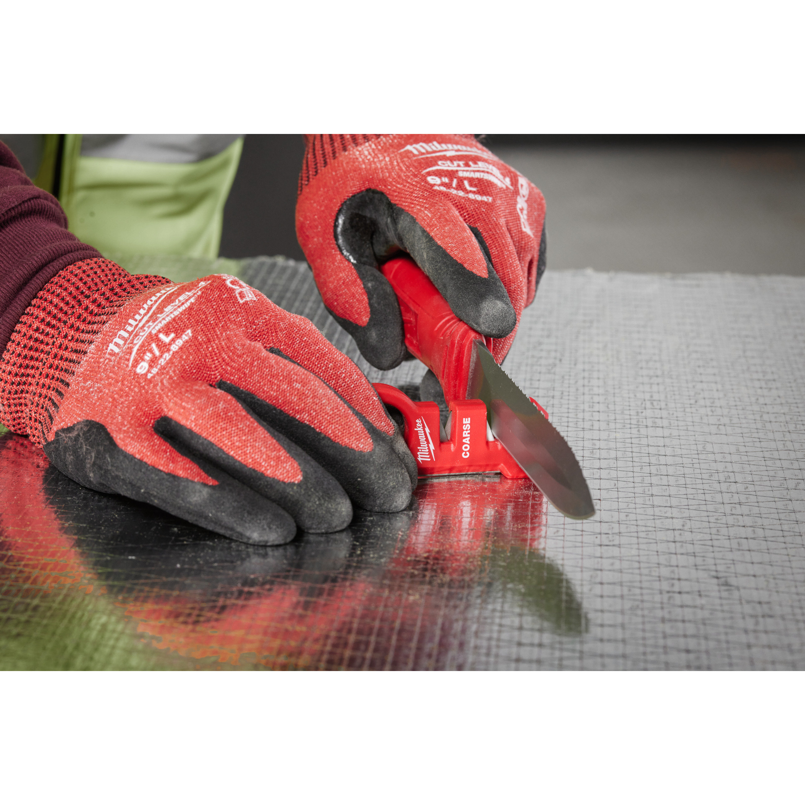 Milwaukee FASTBACK™ Universal-Klappmesser mit Klingenaufbewahrung
